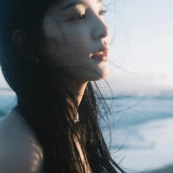 灵媒侦探城塚翡翠